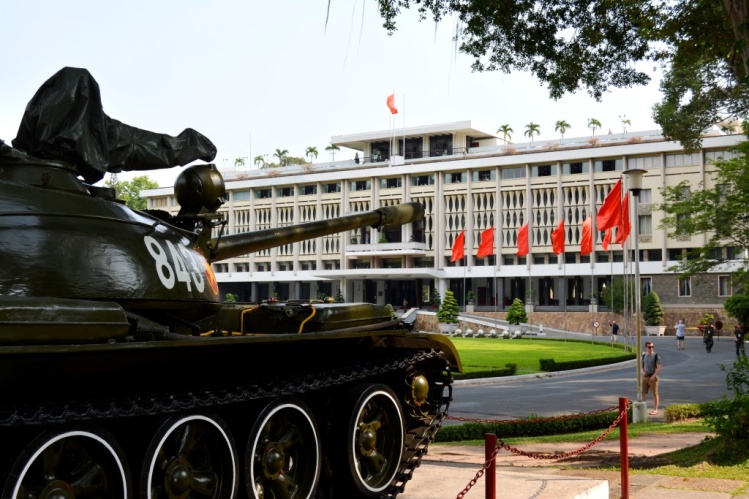 A replica of the tank that first broke through the gates of the Presidential Palace as it points directly at the Palace.